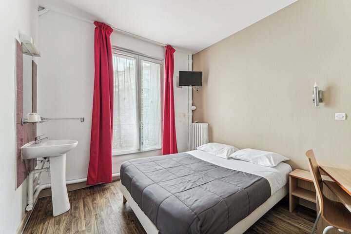 Room 8 of 15