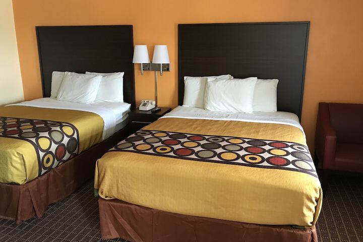Room 16 of 39