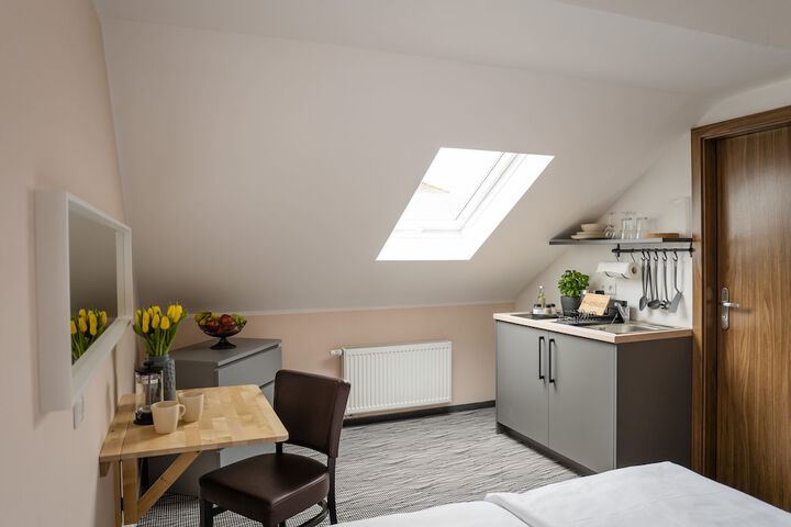 Room 10 of 61