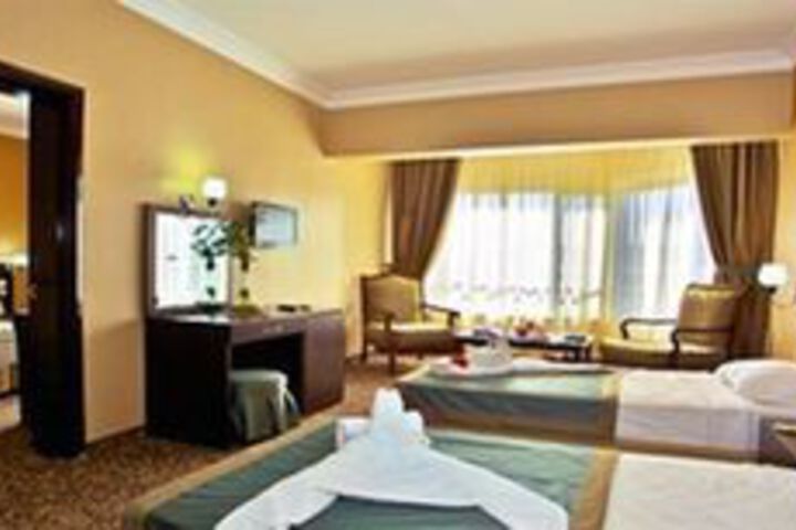 Room 6 of 15