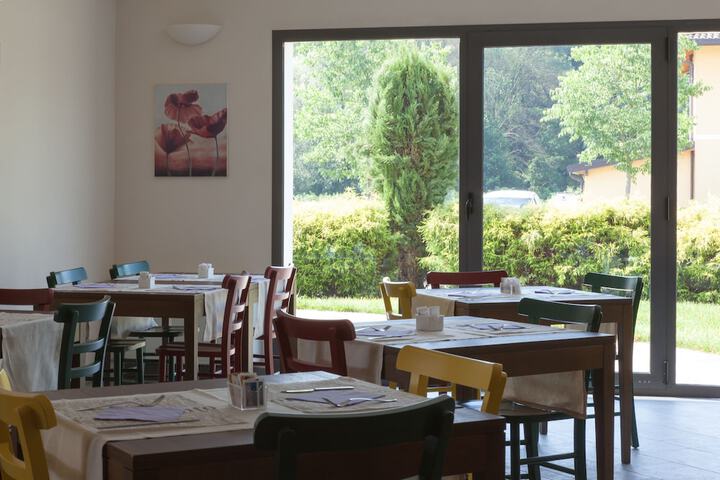 Breakfast area