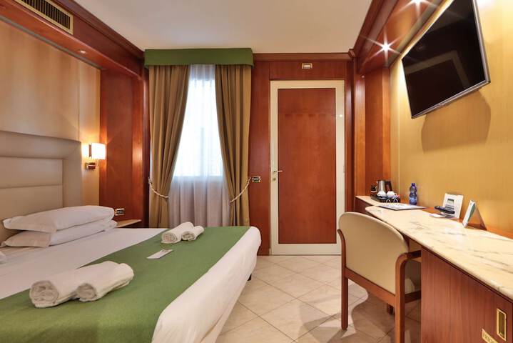 Room 9 of 64