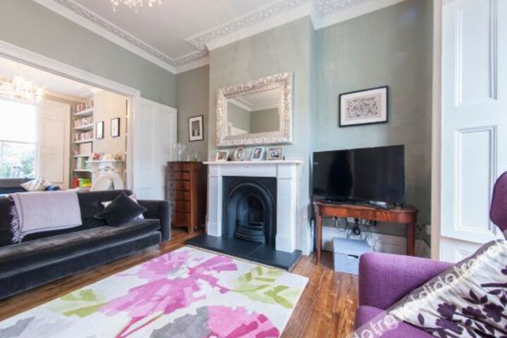 Spacious Homey 4-Br Home for 8 in Peckham
