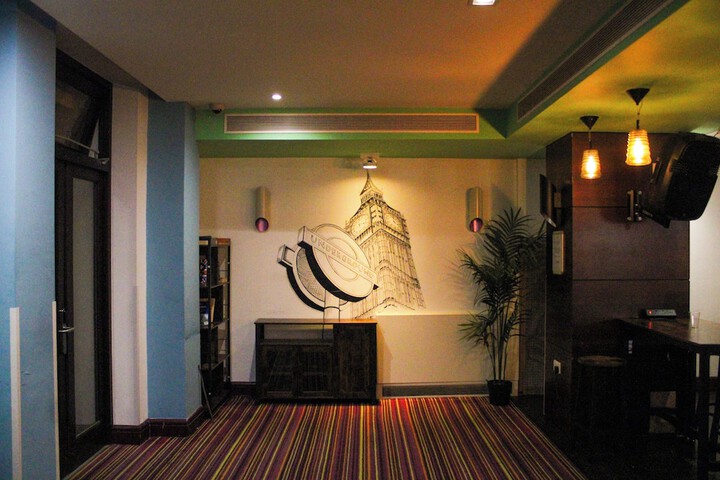 Hotel Lobby