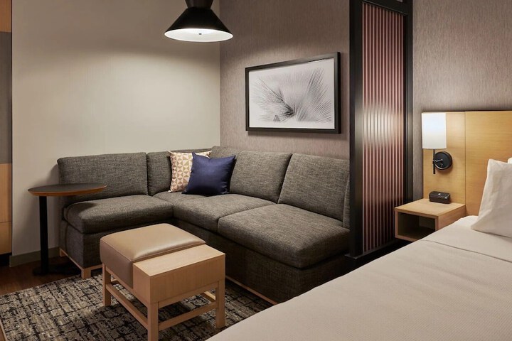 Room 8 of 13