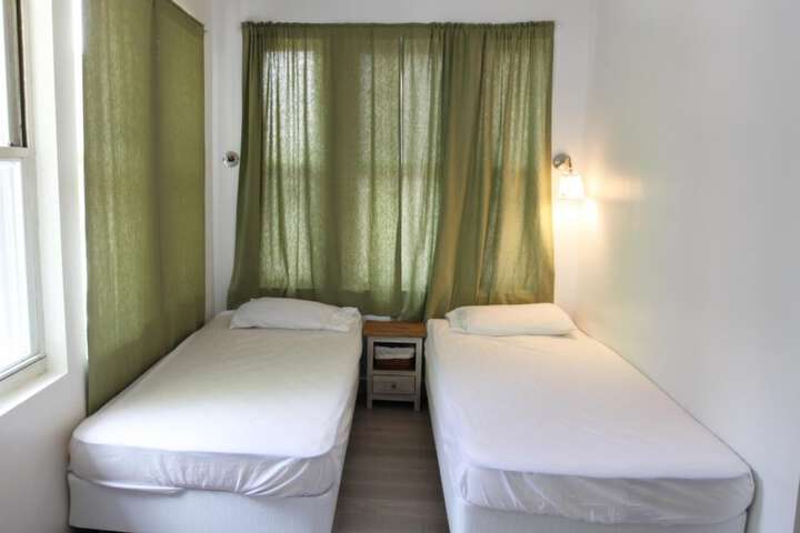 Room 11 of 39