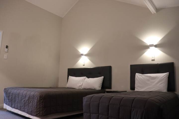 Room 5 of 22