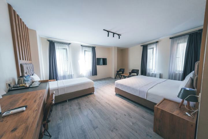 Room 25 of 60