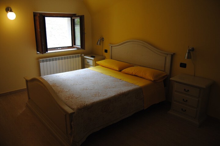 Room 3 of 46