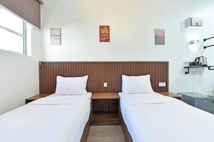 Room 10 of 30