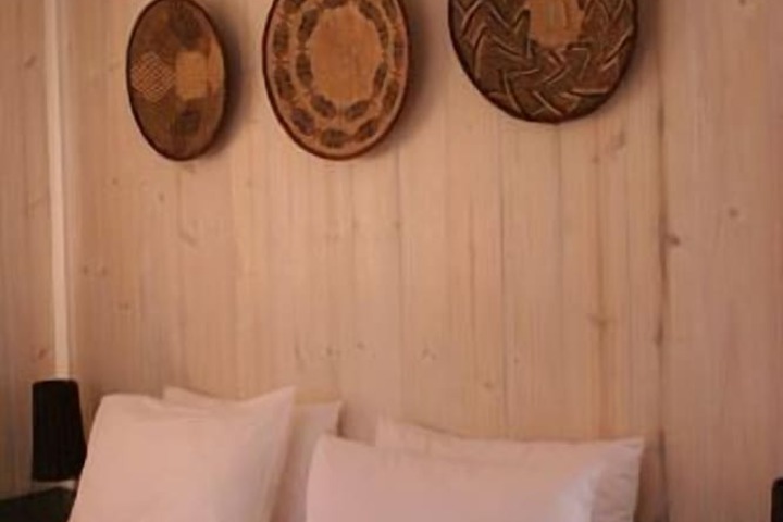 Room 4 of 14