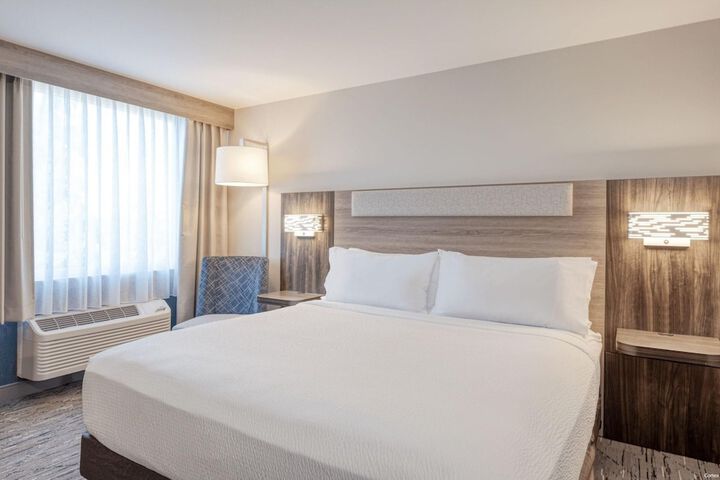 Room 10 of 60