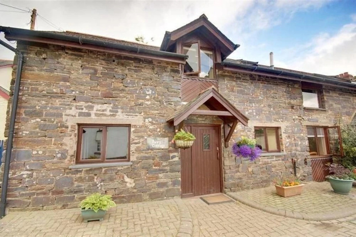 Converted Barn Just Outside the Centre of Swimbridge and Close to the Beach