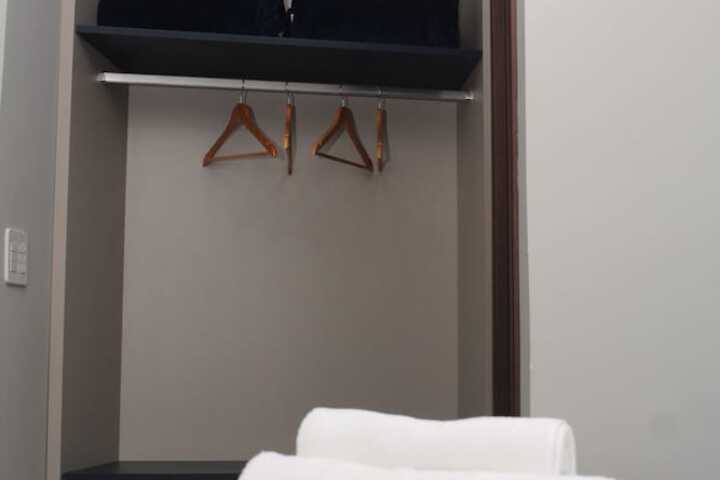 Room 13 of 33