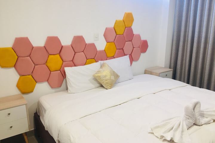 Room 2 of 70