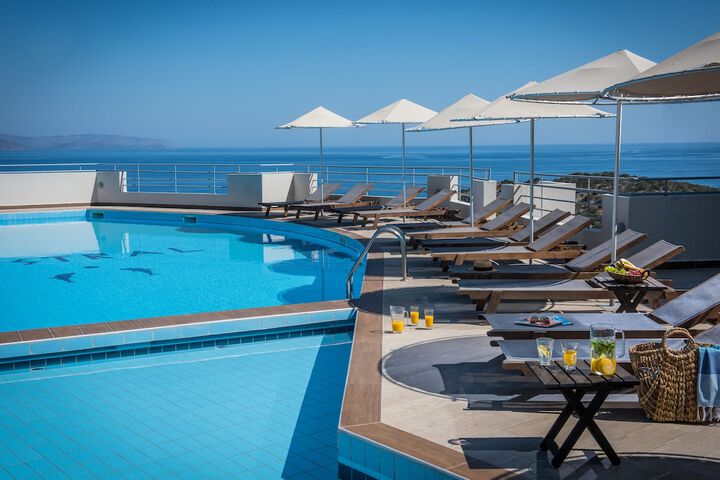 Hotel with Pool