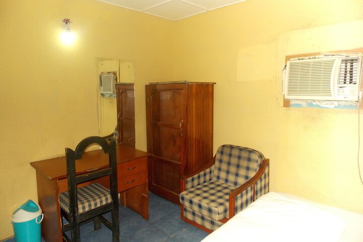 Room 7 of 17