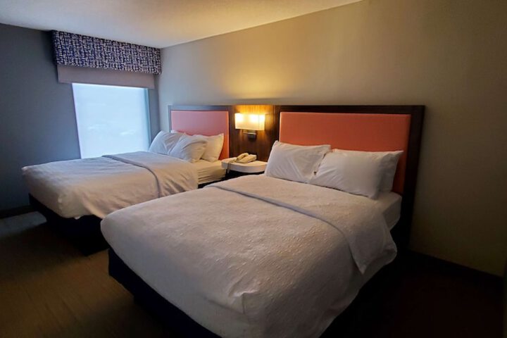 2 Queen Beds (9 of 13)