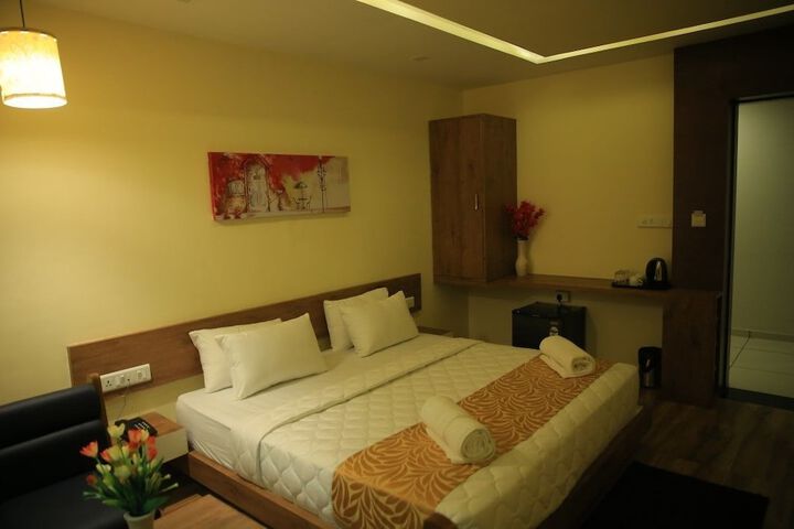 Room 7 of 26