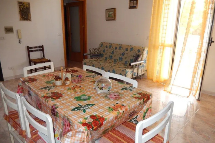 Room 5 of 13