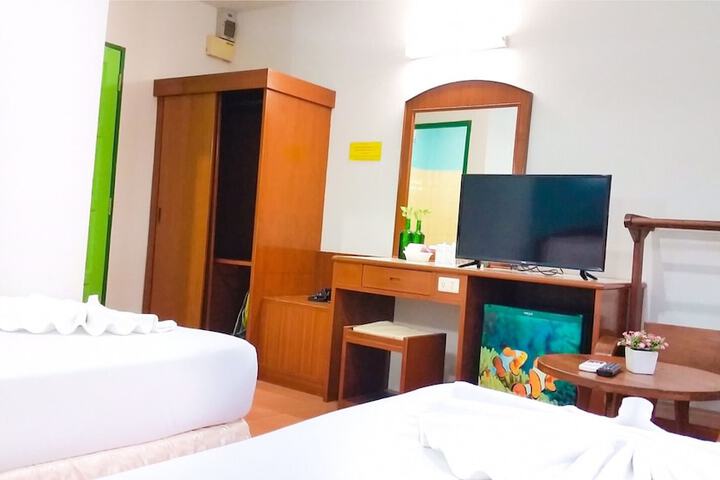 Room 4 of 51