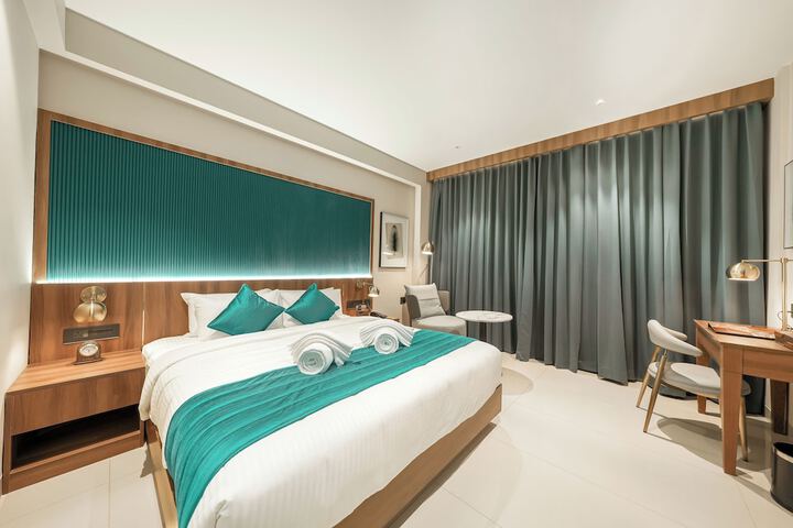 Room 14 of 33