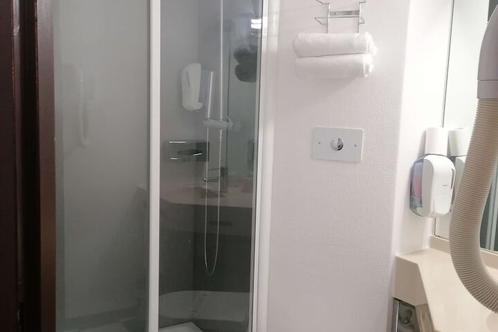Room 26 of 36