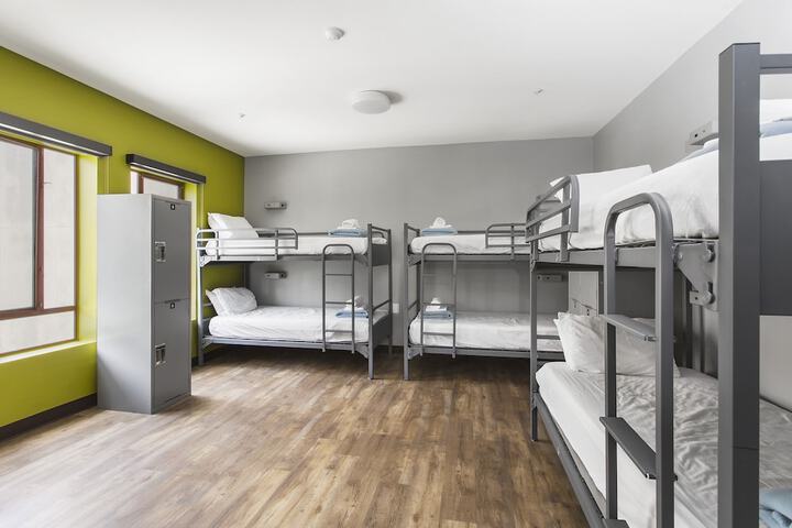 Room 12 of 42