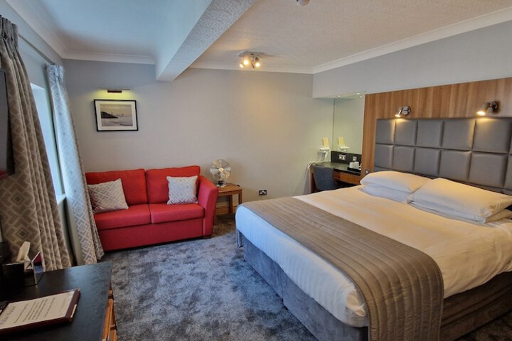 Room 10 of 43