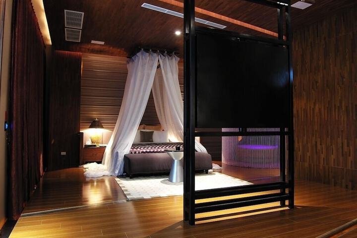 Room 41 of 100