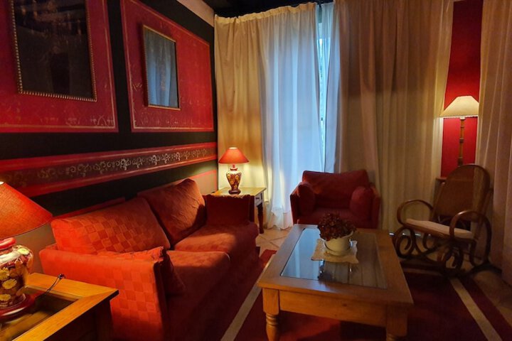 Room 33 of 64