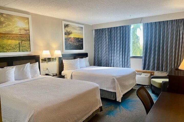 Room 6 of 27