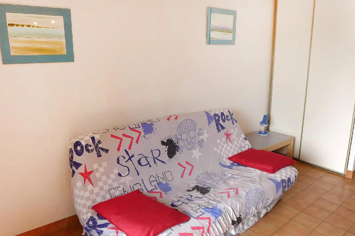 Room 3 of 8