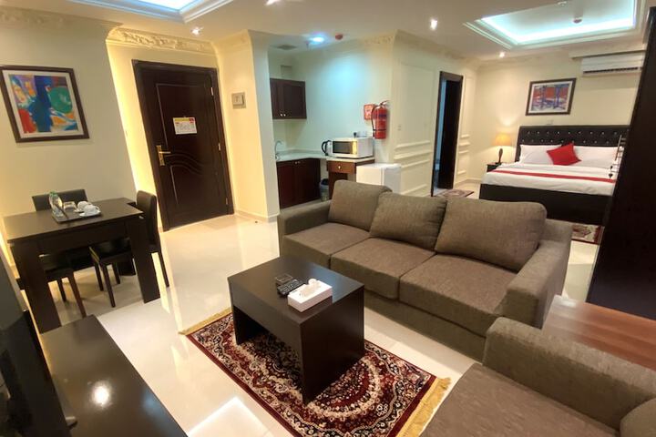 Room 9 of 28