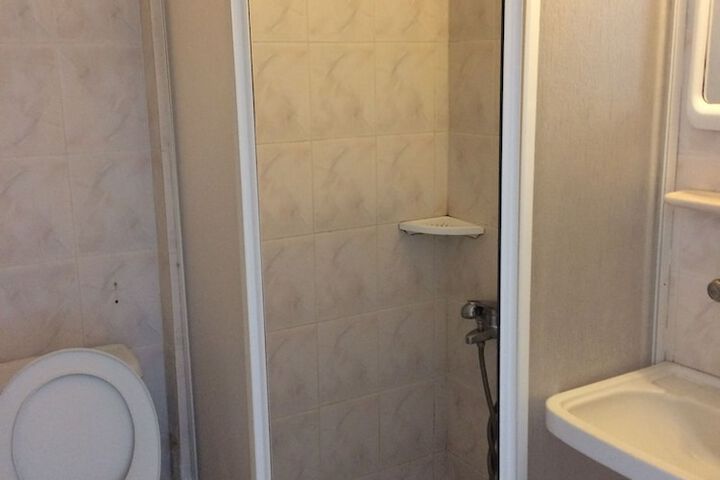 Room 5 of 139