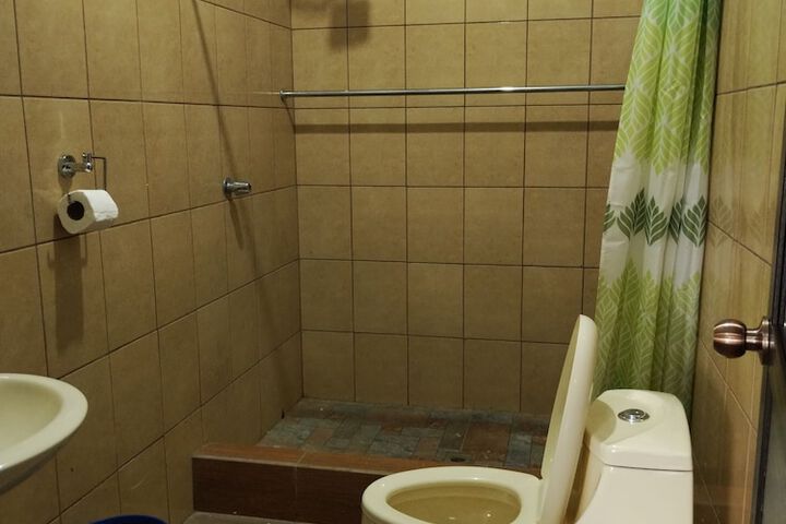 Room 14 of 32