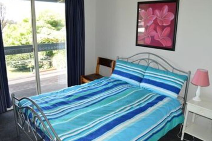 Room 5 of 11