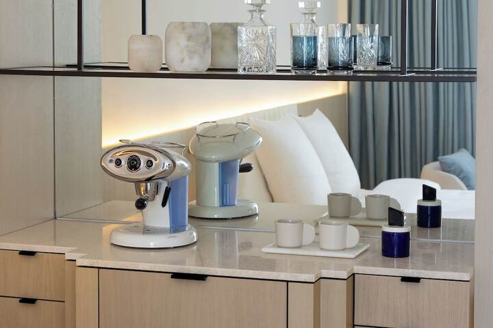 Breakfast/Coffee Service 36 of 136