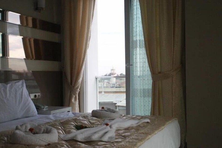 Room 8 of 15