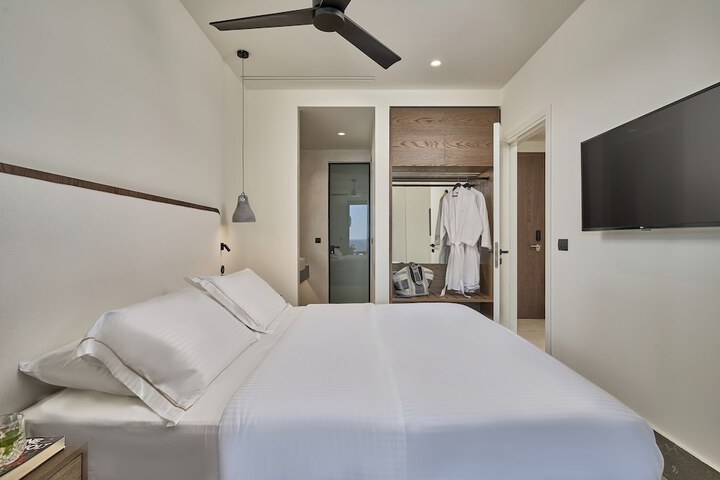 Room 30 of 142