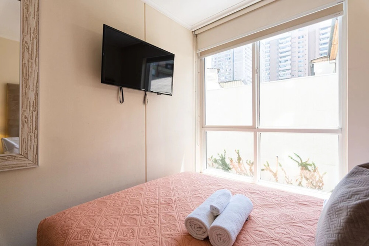 Room 6 of 17