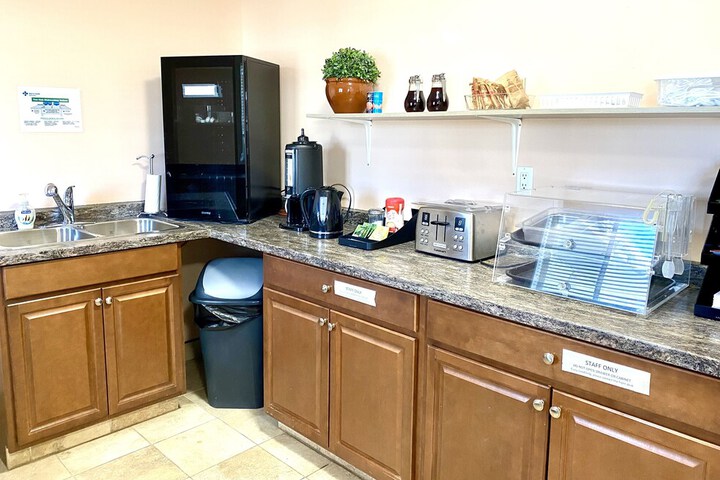 Breakfast/Coffee Service 42 of 55