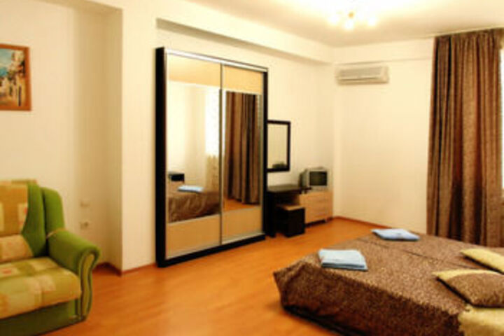 Room 11 of 26