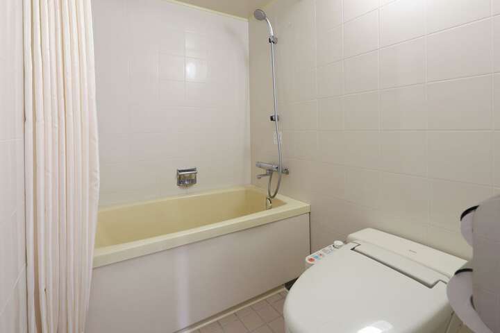 Room 6 of 23