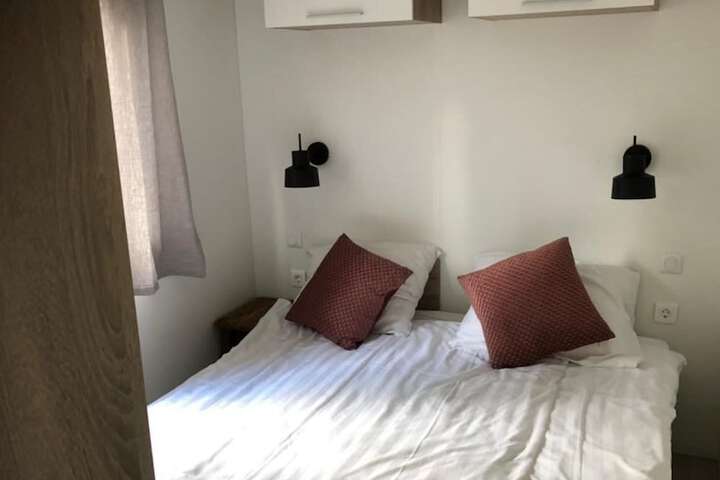 Room 2 of 34