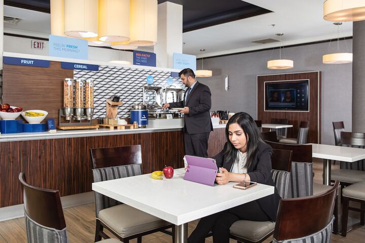 Breakfast/Coffee Service 45 of 71