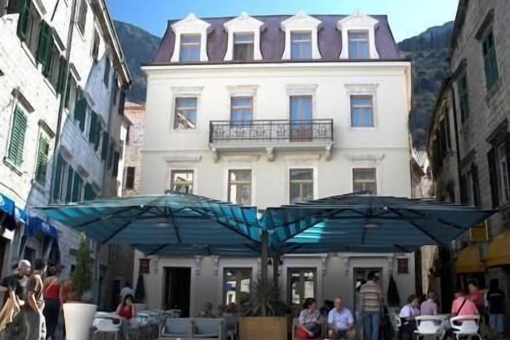 Hotel 53 of 55