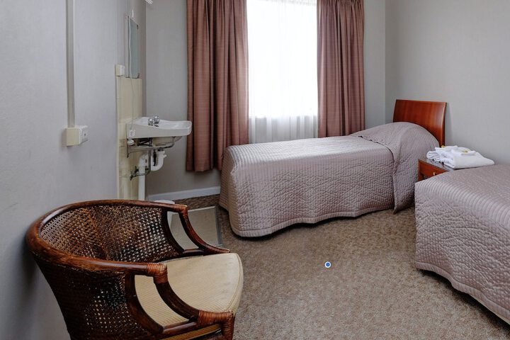 Room 9 of 38