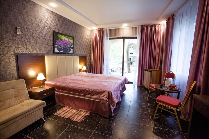 Room 2 of 11
