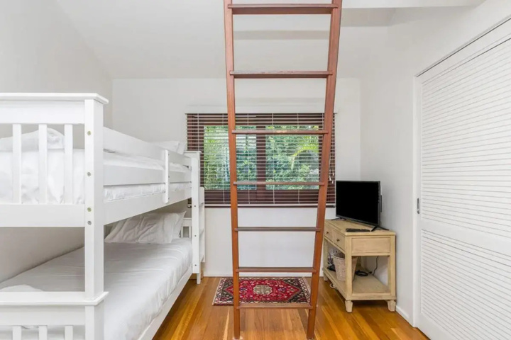 Room 4 of 15